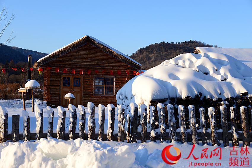 图为吉林敦化老白山雪村。李洋 摄