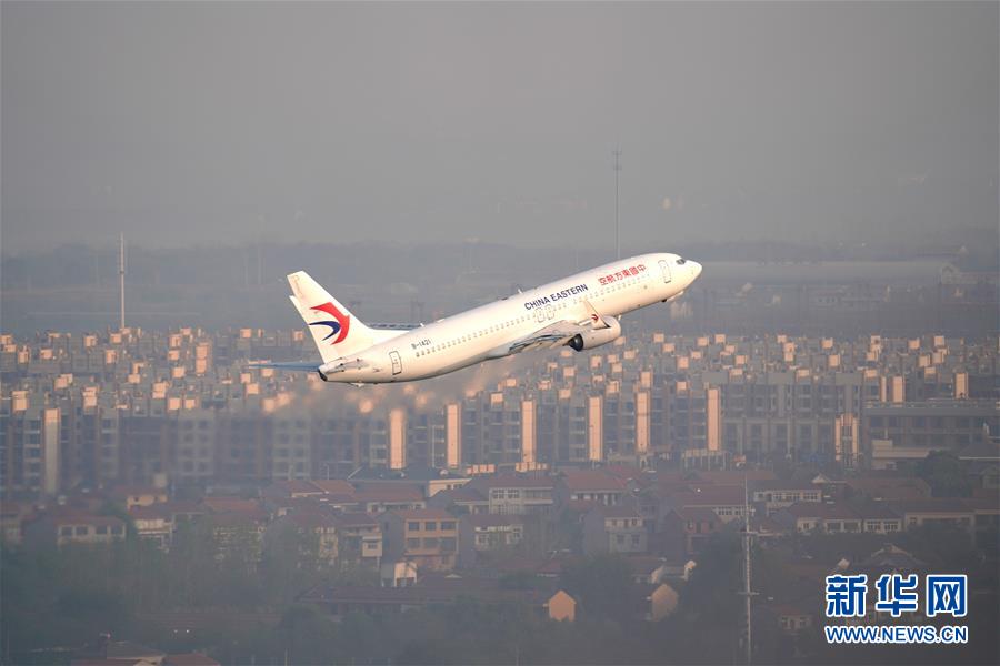 (Xinhua All-Media Headlines·Interactive Pictures and Texts) (21) Forward regardless of the weather - written at a time when the national epidemic prevention and control battle has achieved major strategic results