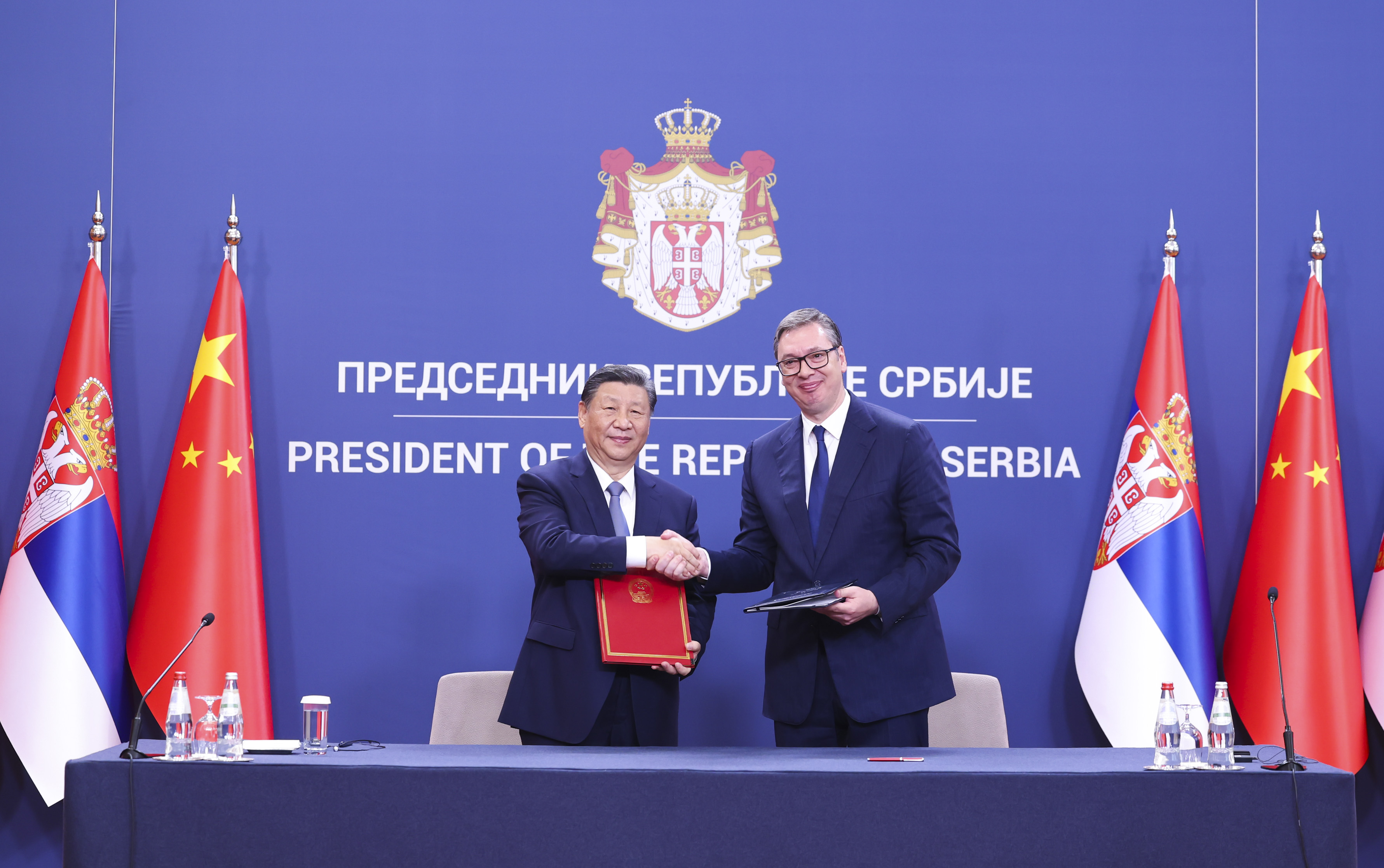 On May 8th, local time, the heads sky bet online casino of state of the two countries jointly signed the 