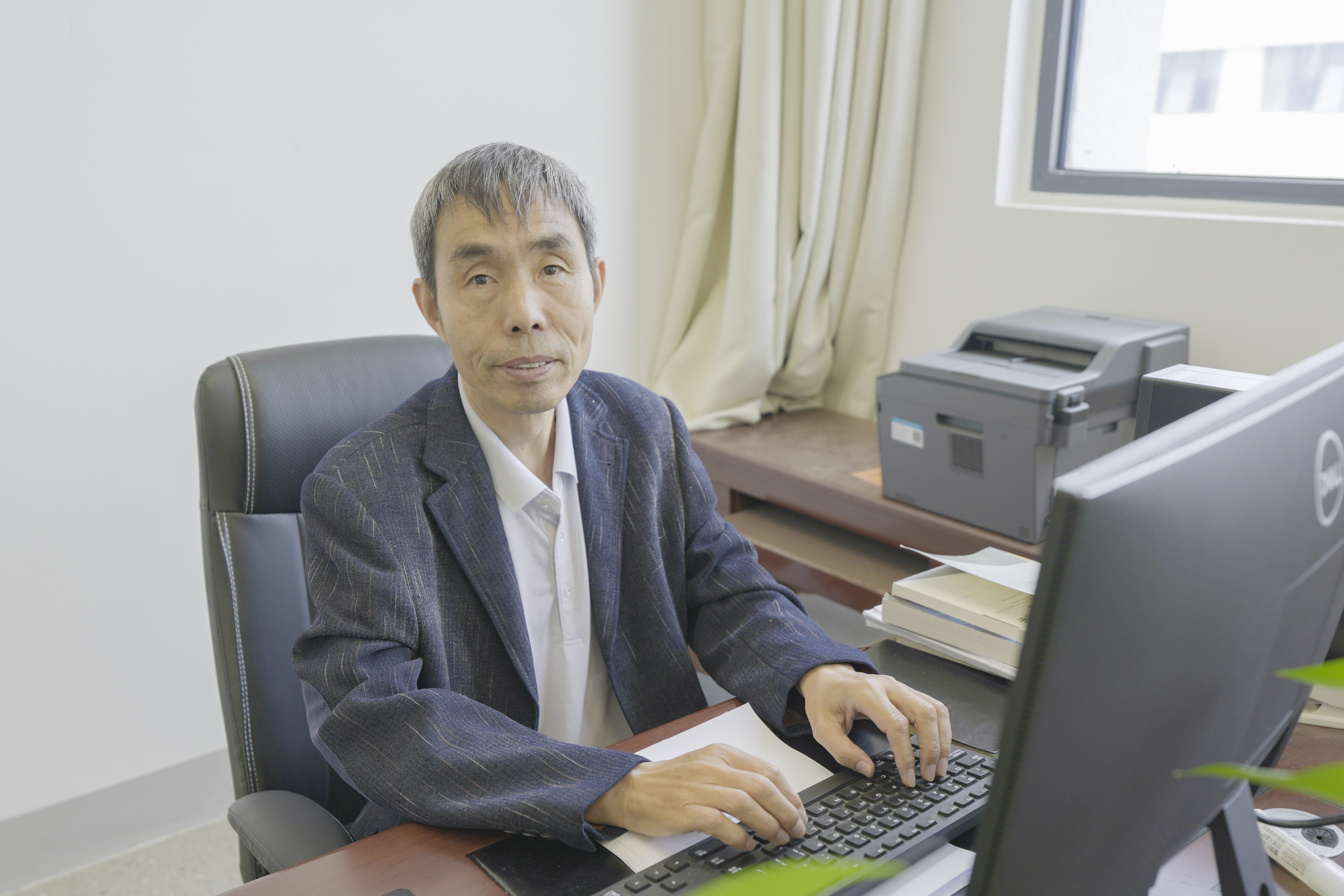 董栓成教授(1)