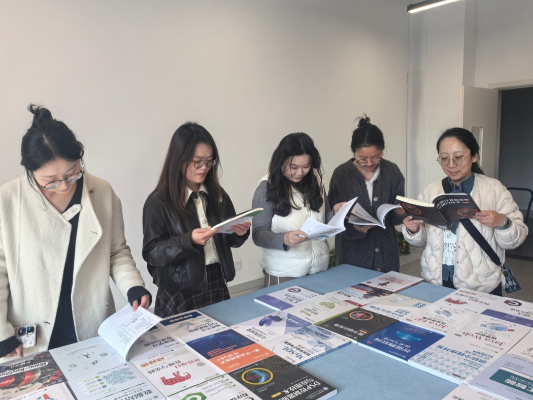 ef16463e2761b8b1a06997e8f4baf7e6_副本