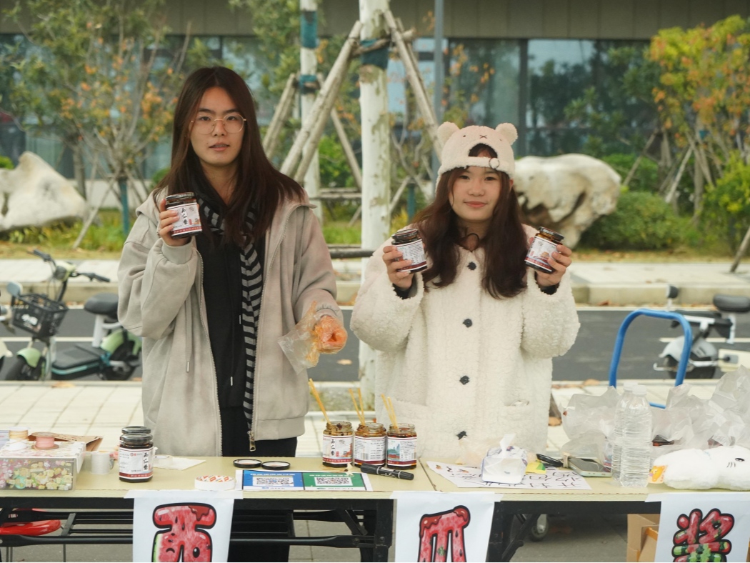 f9d8aab8e9c90f3f3d5eb4409fa35d43_副本