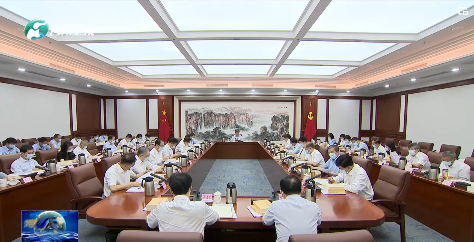 始终把人民放在心中最高位置　坚定不移践行宗旨为民造福