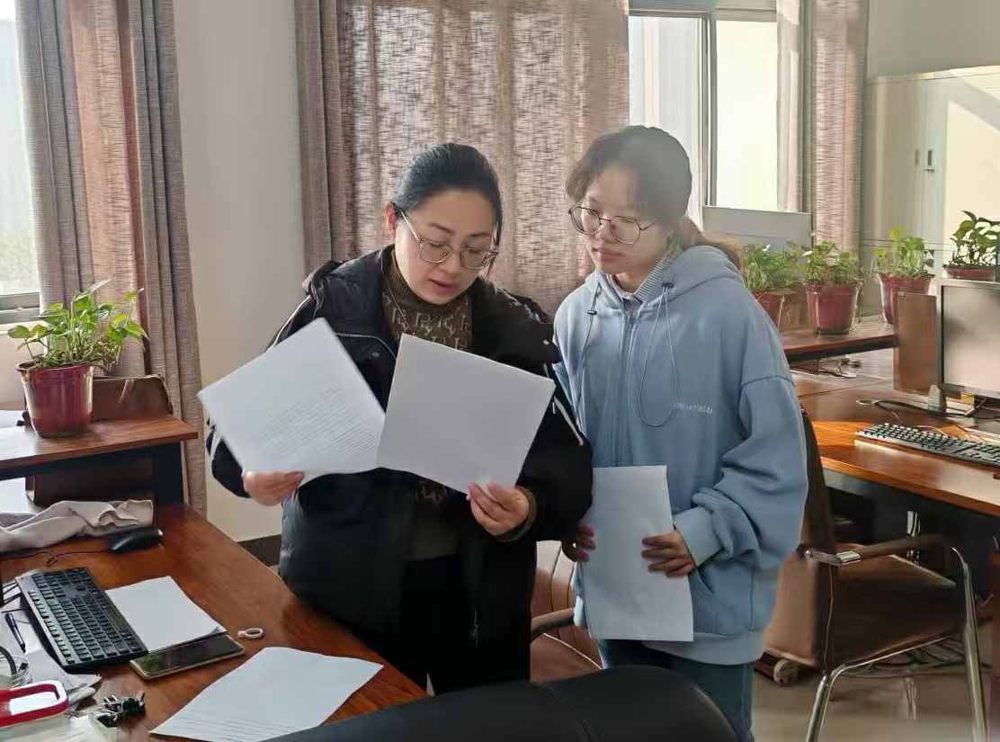 熊秋凤老师指导参赛学生_AI看图