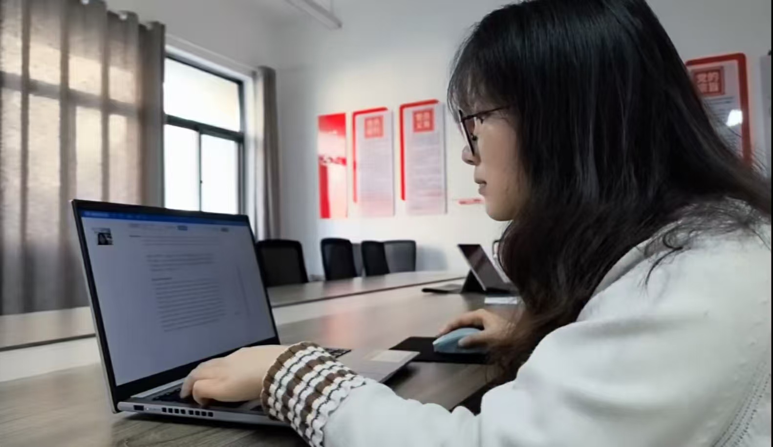 学生龚凡参加比赛_AI看图