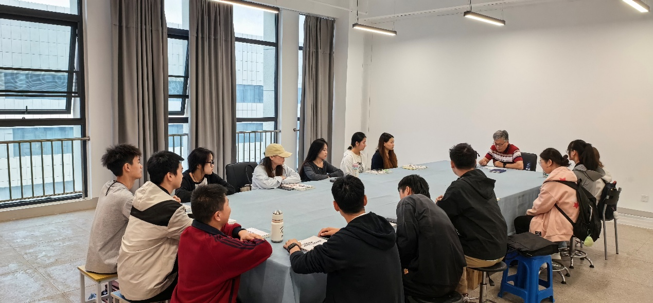 <strong>2025级专升本学业导师线下谈话活动圆满完成</strong>