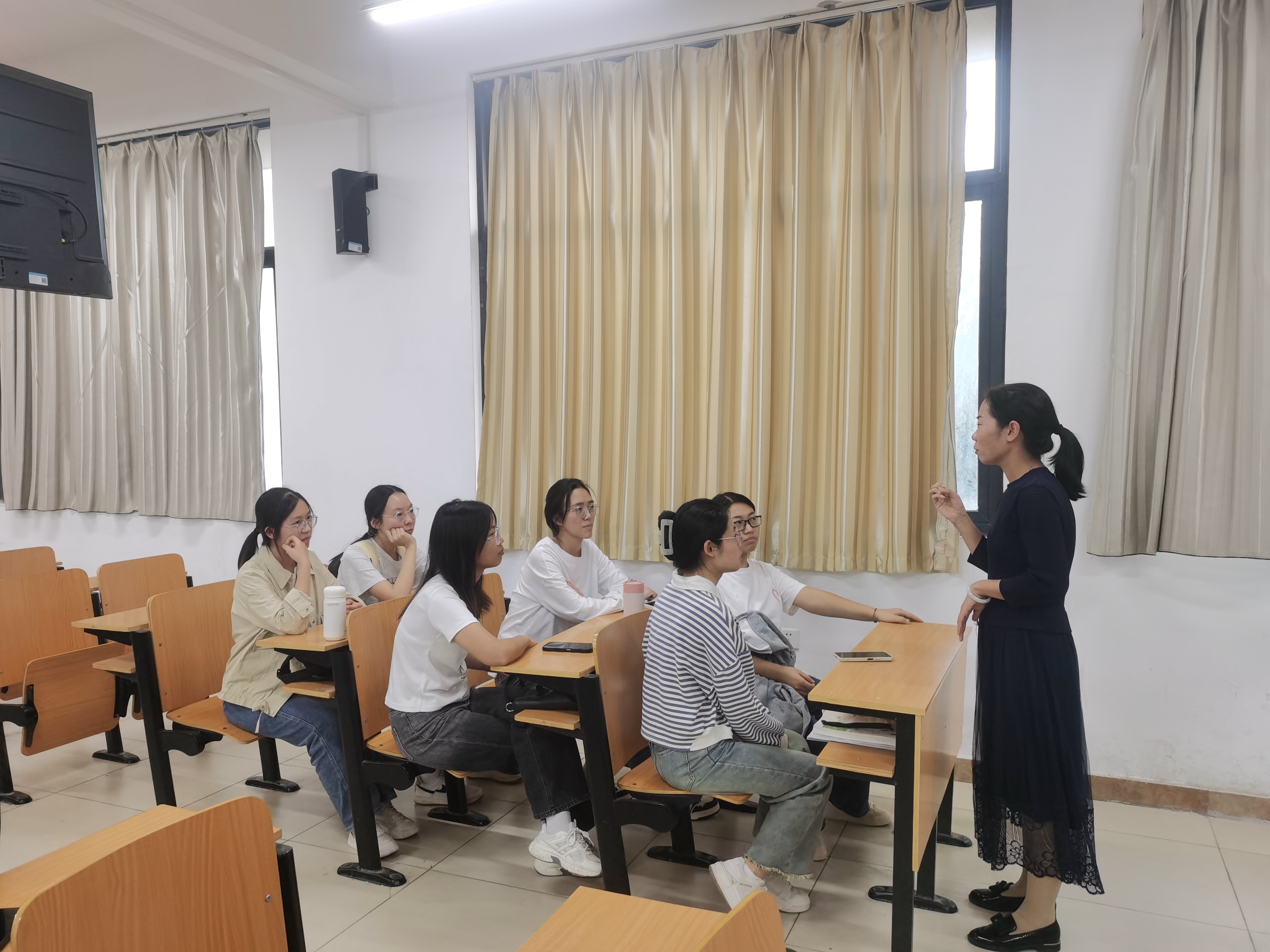李旋指导学生