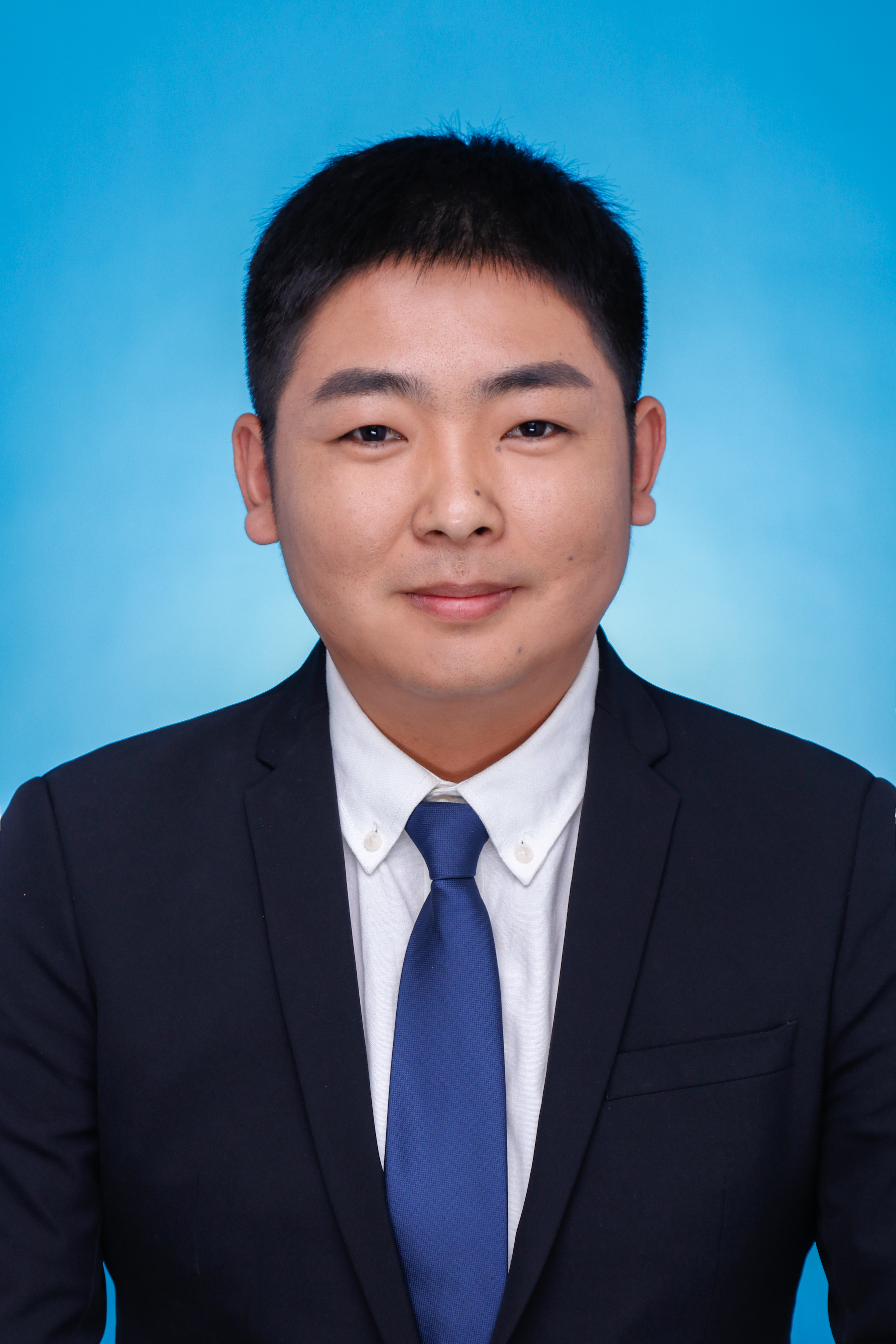 苗利闯律师