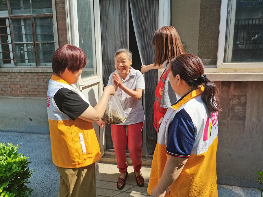 管城区侨联在陇一社区侨胞之家开展浓情端午活动