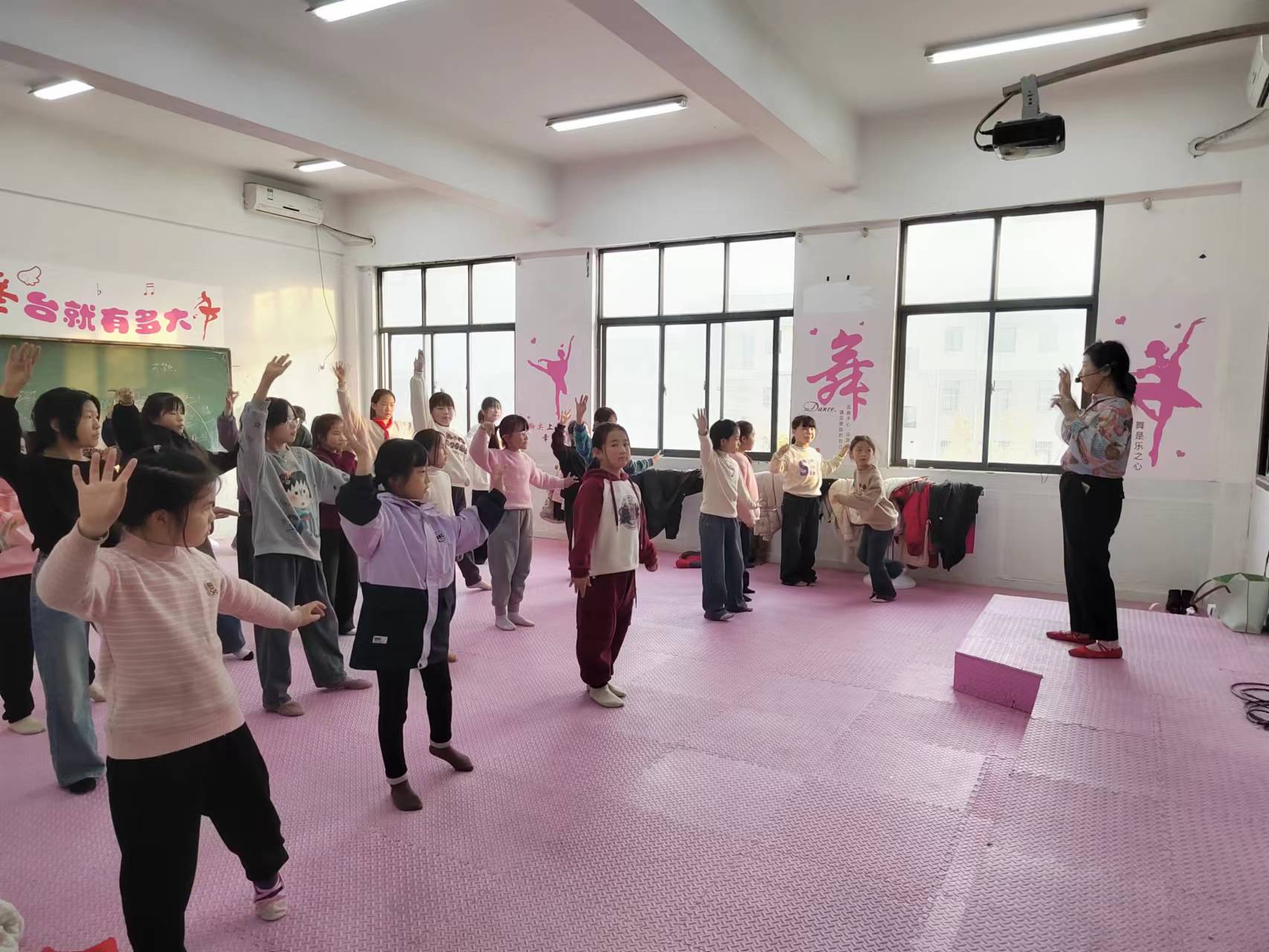 民权县开展舞蹈培训进校园活动图片