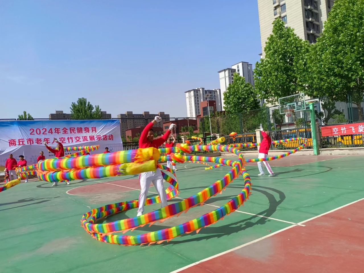 集体空竹龙