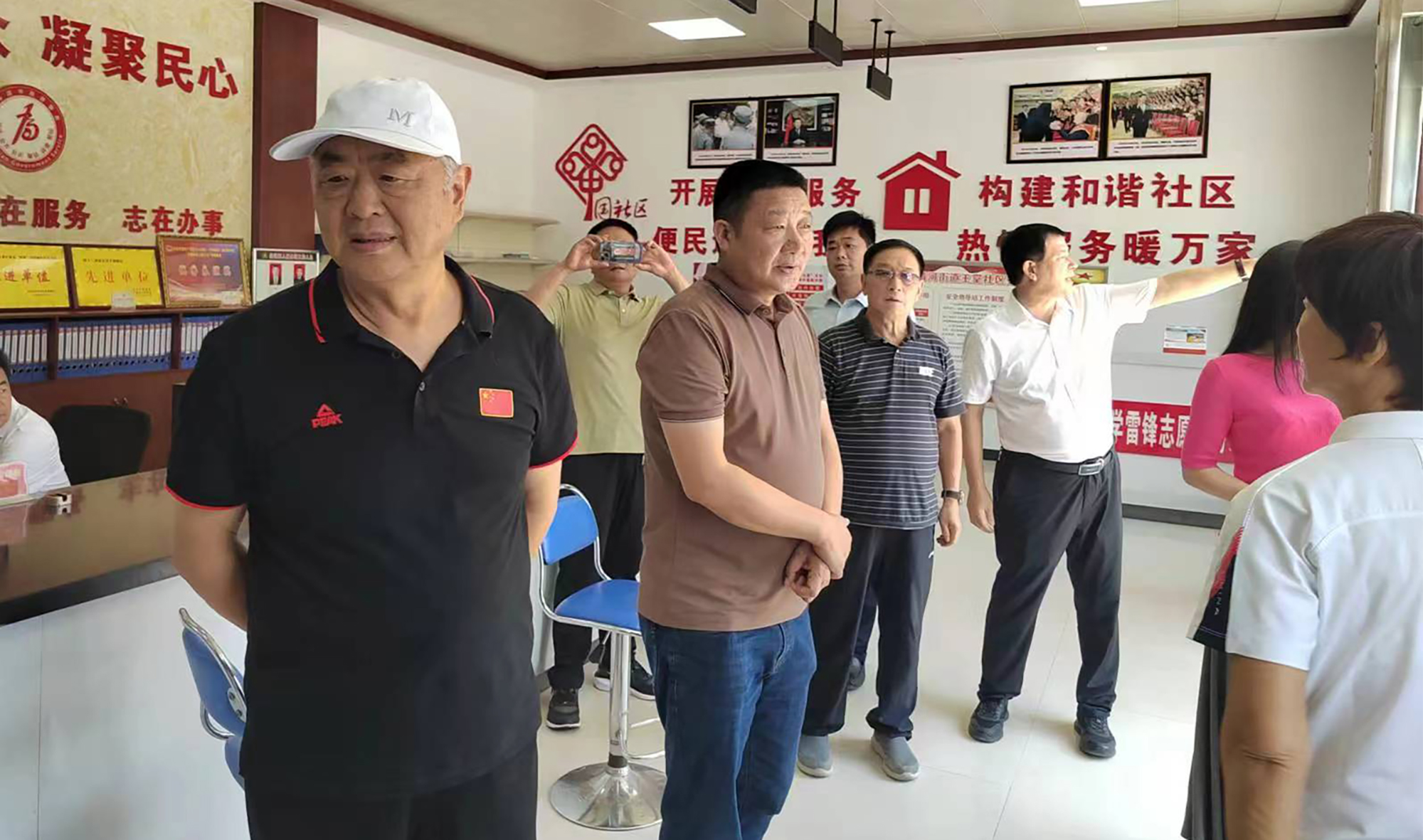 黄庆伟在平舆县调研，，深入清河街道王堂社区，查看社区老年人体育活动开展情况。