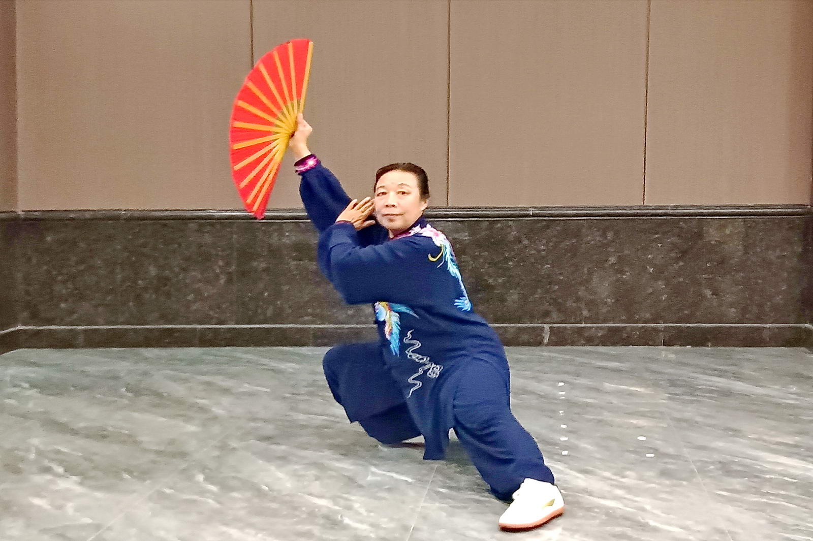 武风琴，65岁，二级社会体育指导员，多次在省、市级太极拳比赛中获奖。摄影：赵长兴