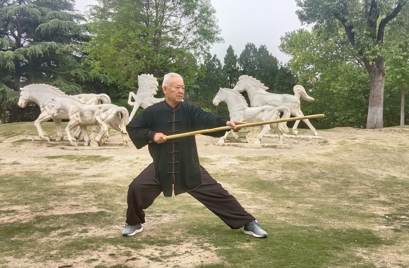 张玉卿，75岁，常年坚持参加老年体育运动，热爱太极拳，门球。摄影：赵长兴