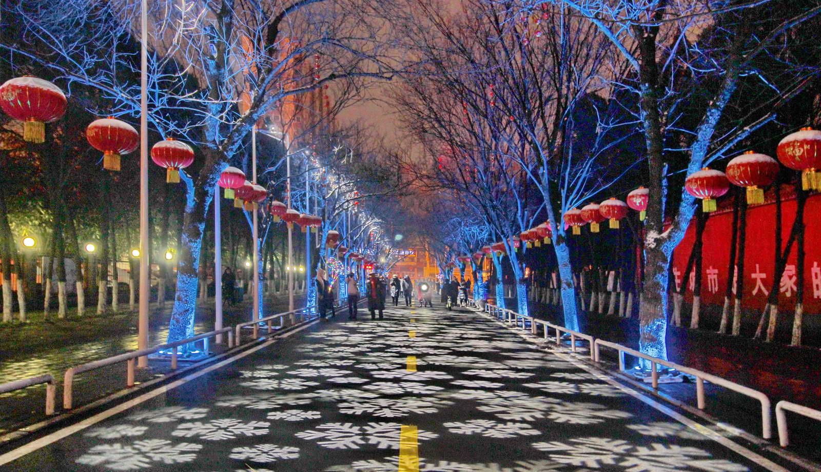 满地“雪花”兆丰年。作者：张艳，