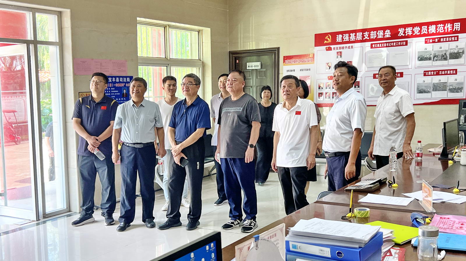 河南省老年体协副主席魏一明调研宝丰县袁庄村老年体育工作 