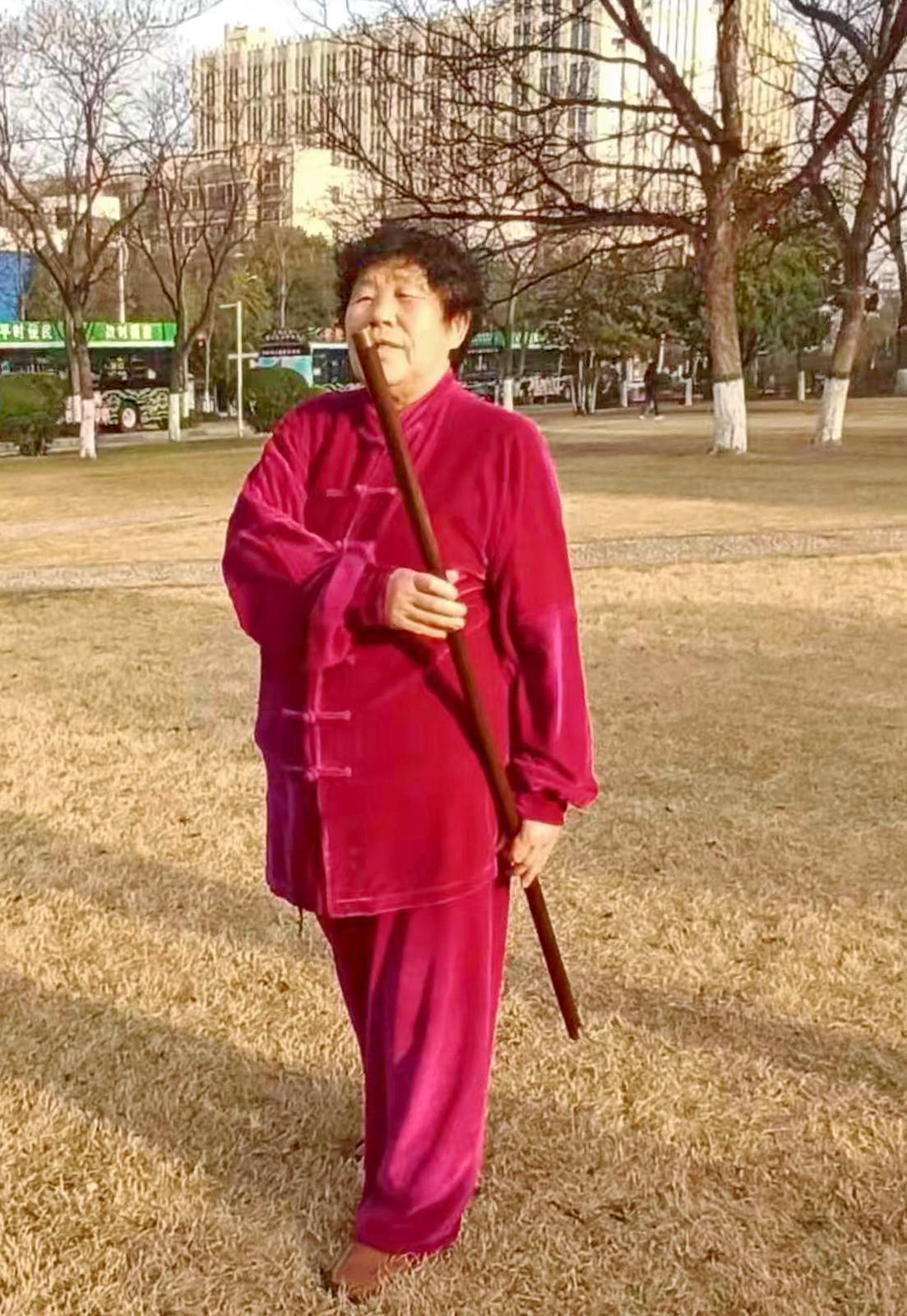 苑秋霞，71岁，热爱太极拳运动，经常参加平顶山市里组织的各项展示活动。摄影：赵长兴