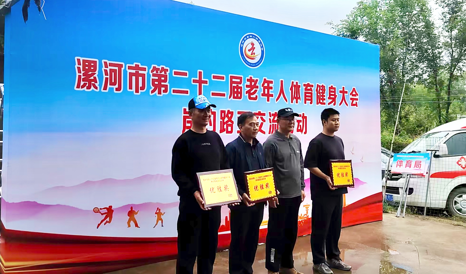 b7989c142910022adbe34852b168147e的副本