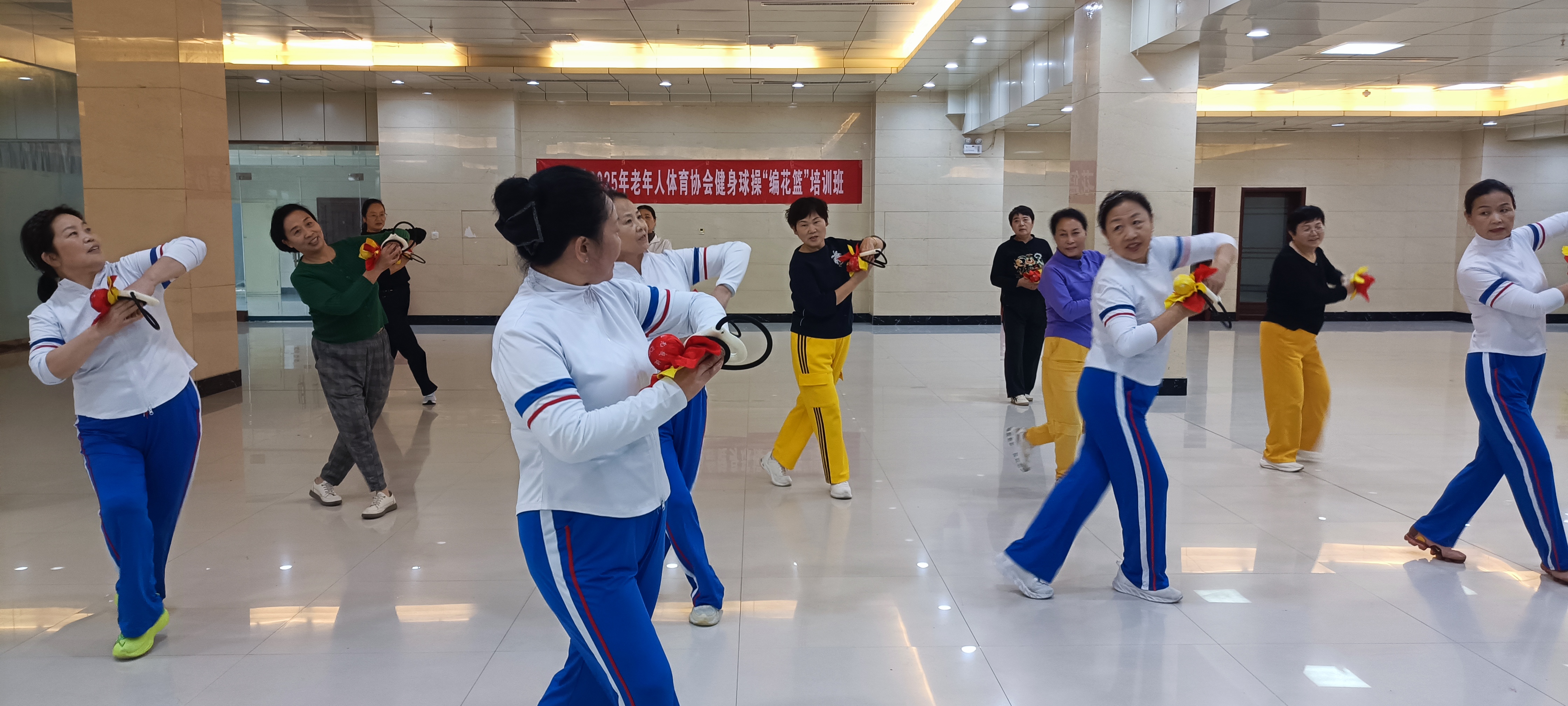 民权县老体协举办健身球操培训班图片
