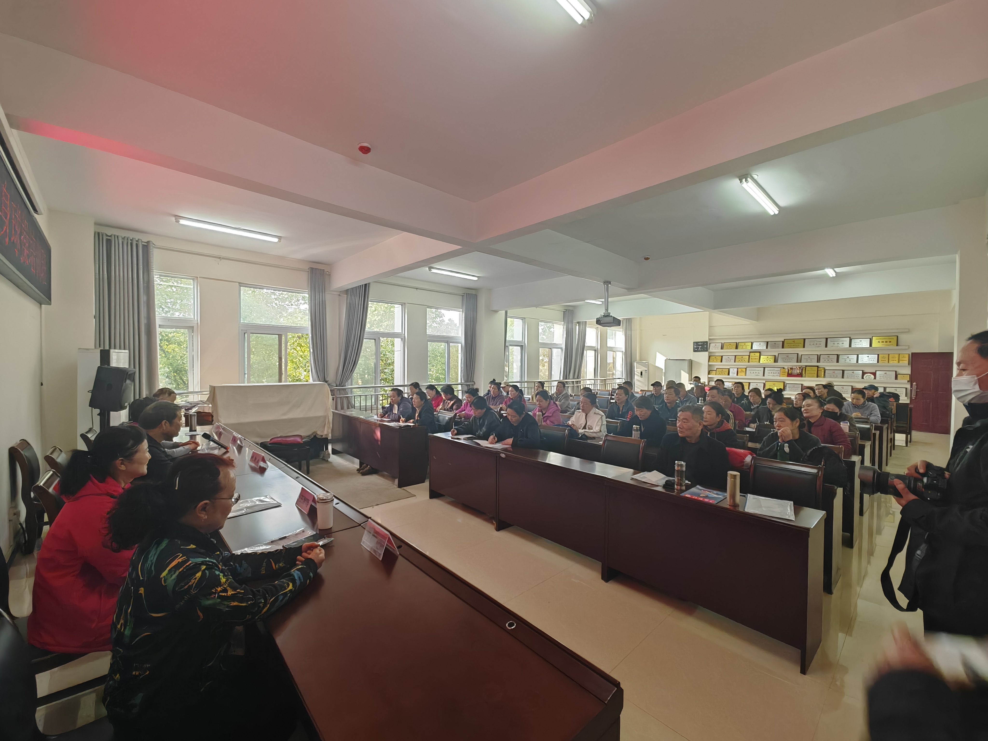 1f6fbd3229d398bd91cb92d7a149f5ca