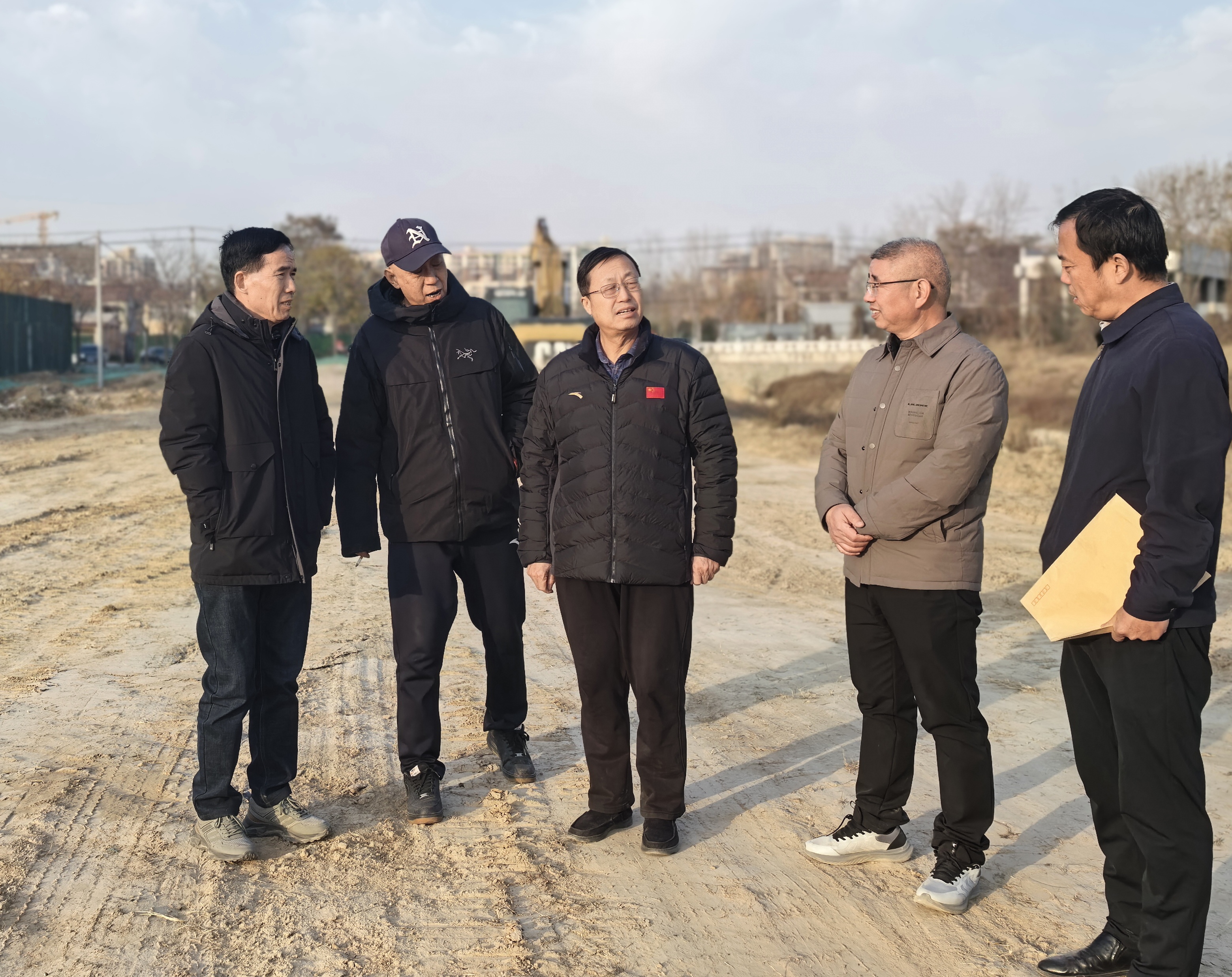 杨中军副主席实地查看和听取汇报