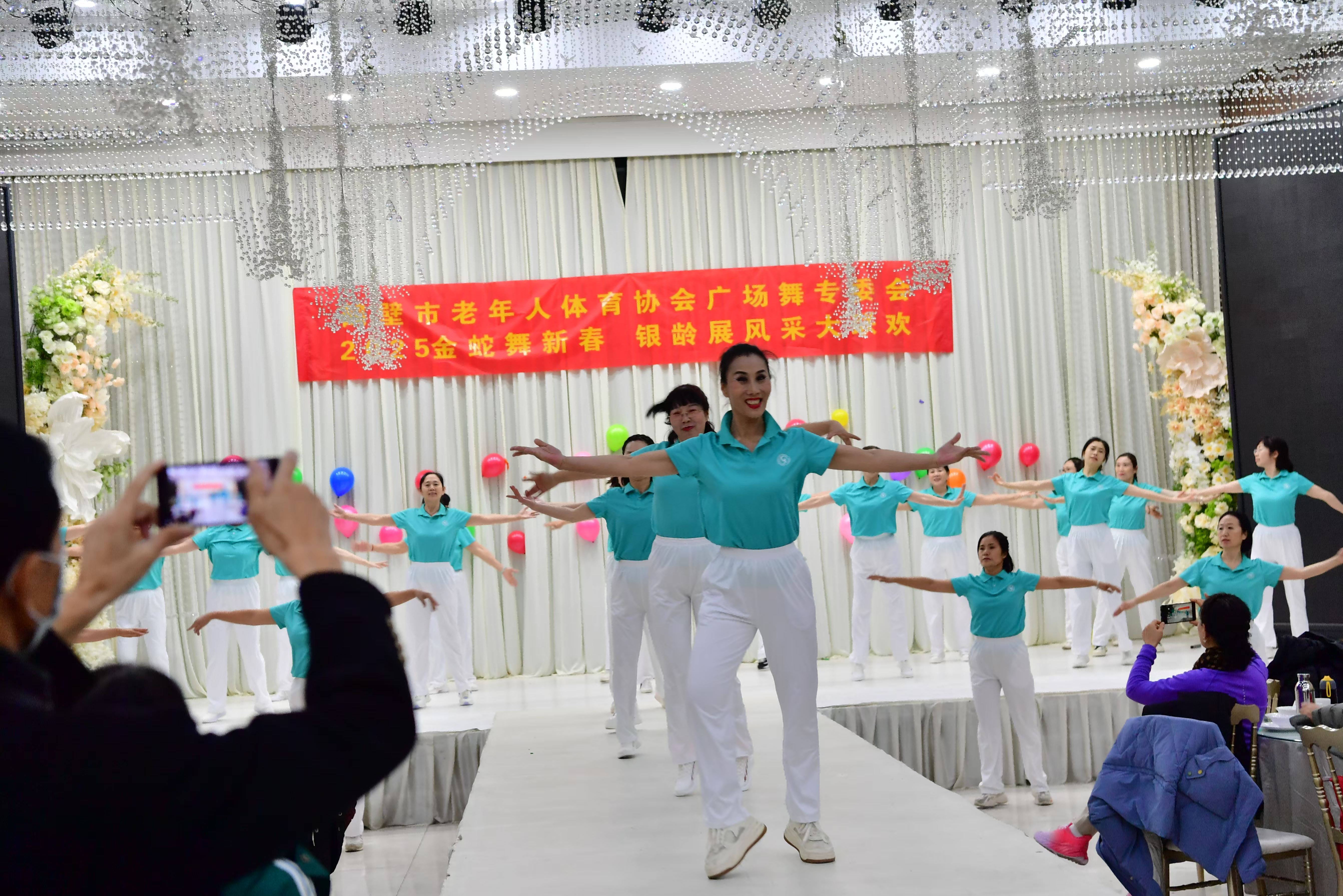 感到幸福你就拍拍手