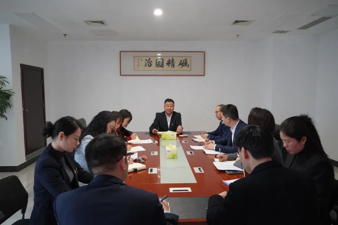 岳希忠以普通党员身份参加所在党支部组织生活会