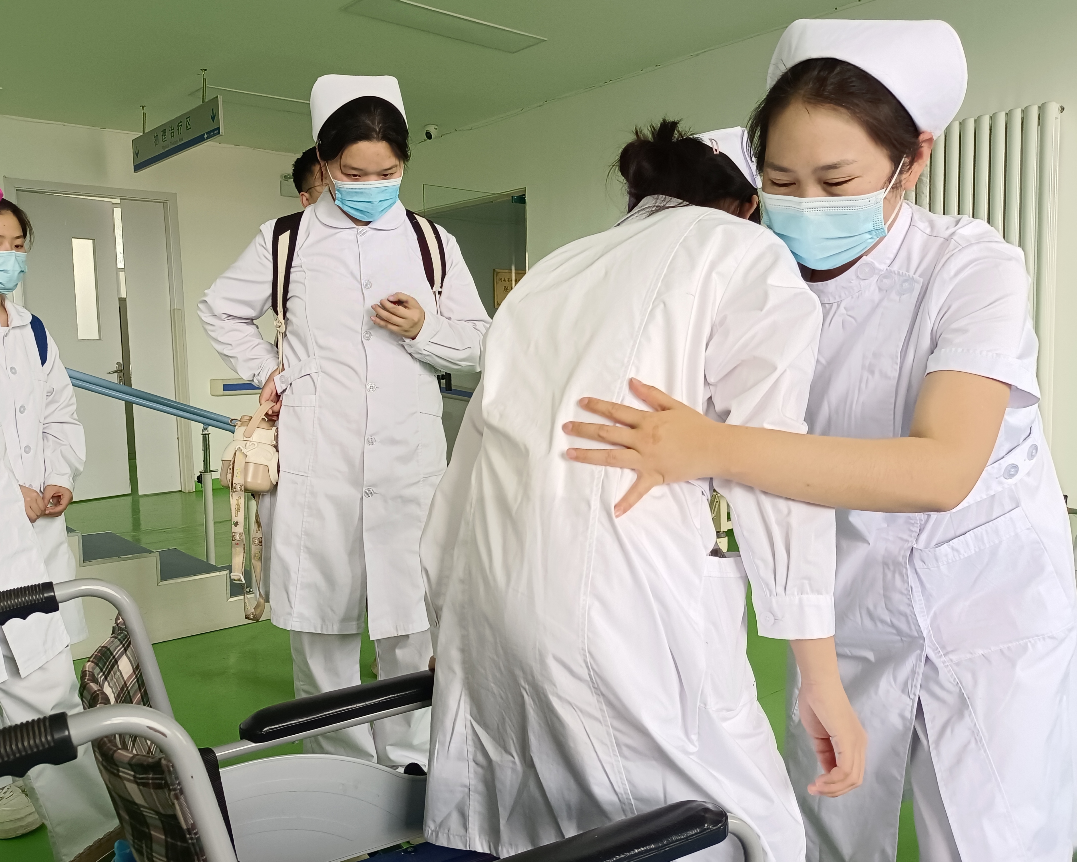 2特色课-康复护理学见习照片2