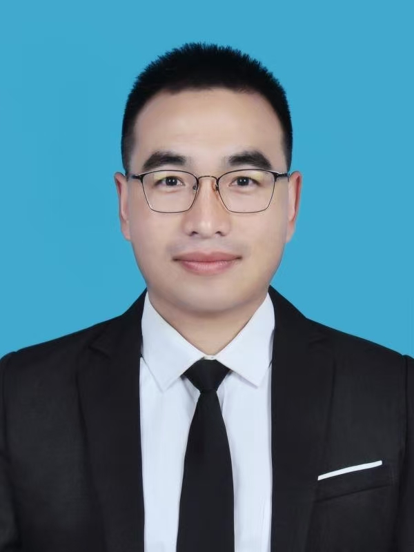 侯军伟书记