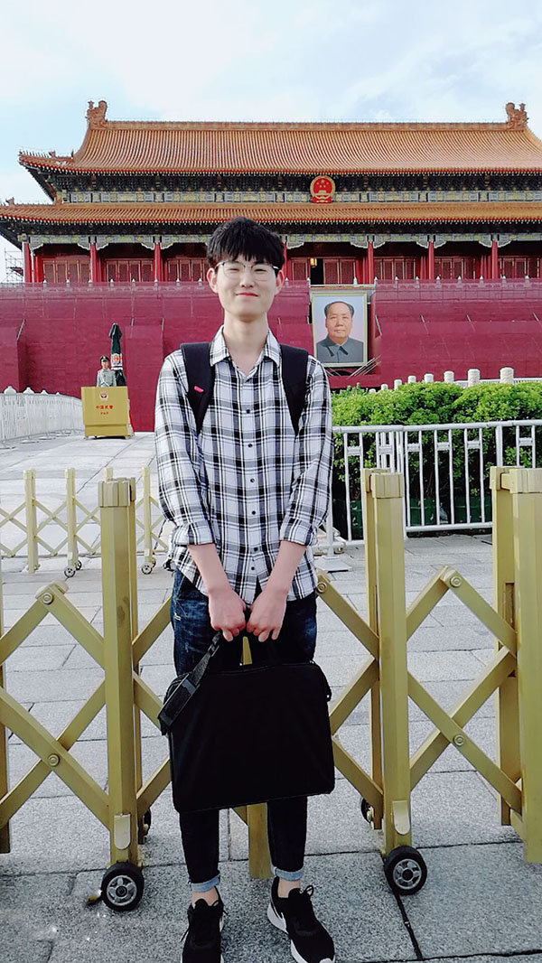 生命以痛吻我我要报之以歌记学院首位中国大学生自强之星获得者陈家豪