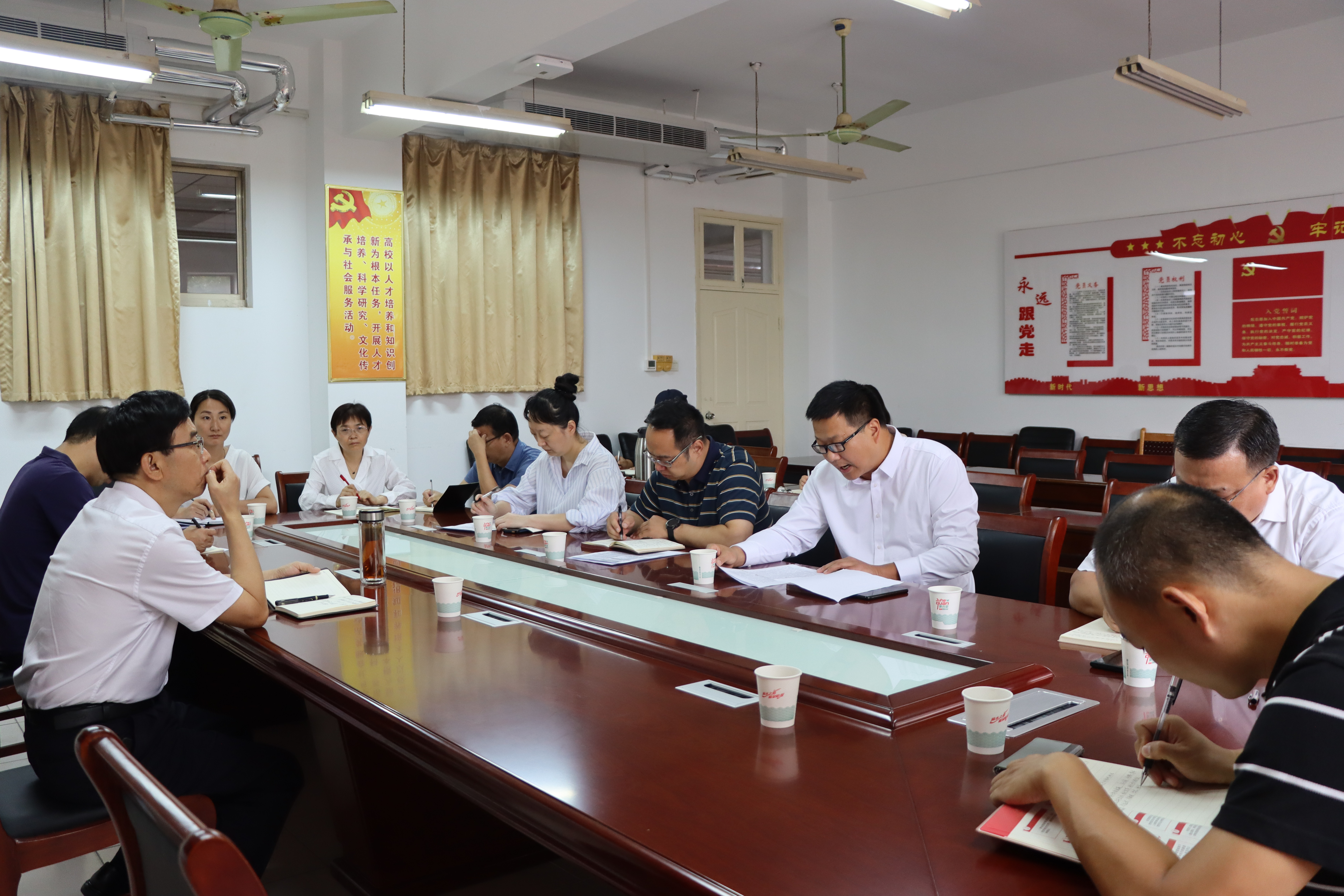 巡听旁听压责任　学以致用促转化